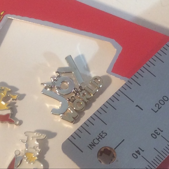 NEW Peanuts Silver Plated Pin Snoopy Woodstock Joy World Christmas $50 - Picture 5 of 6